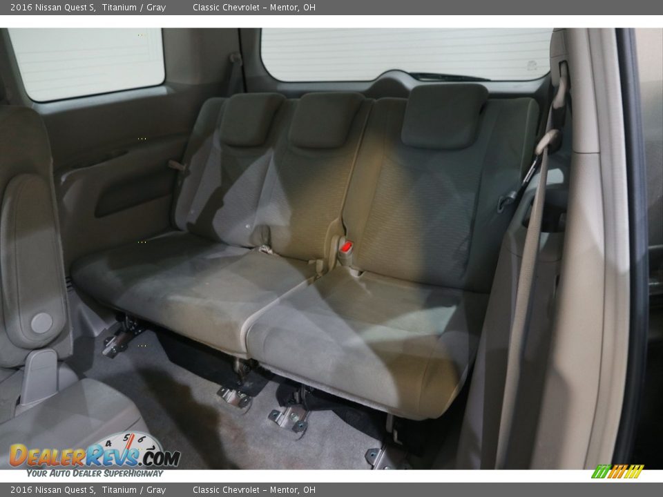 Rear Seat of 2016 Nissan Quest S Photo #18