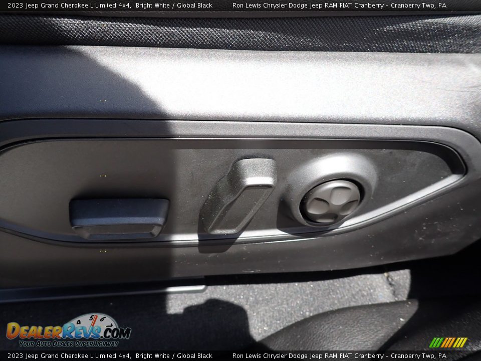 2023 Jeep Grand Cherokee L Limited 4x4 Bright White / Global Black Photo #16