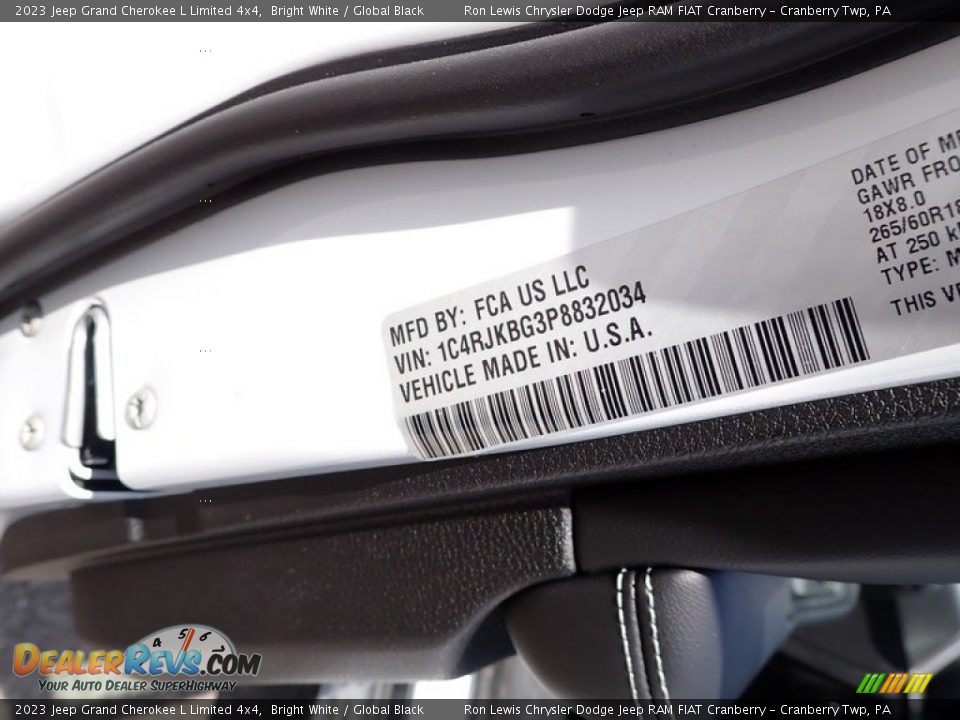 2023 Jeep Grand Cherokee L Limited 4x4 Bright White / Global Black Photo #20