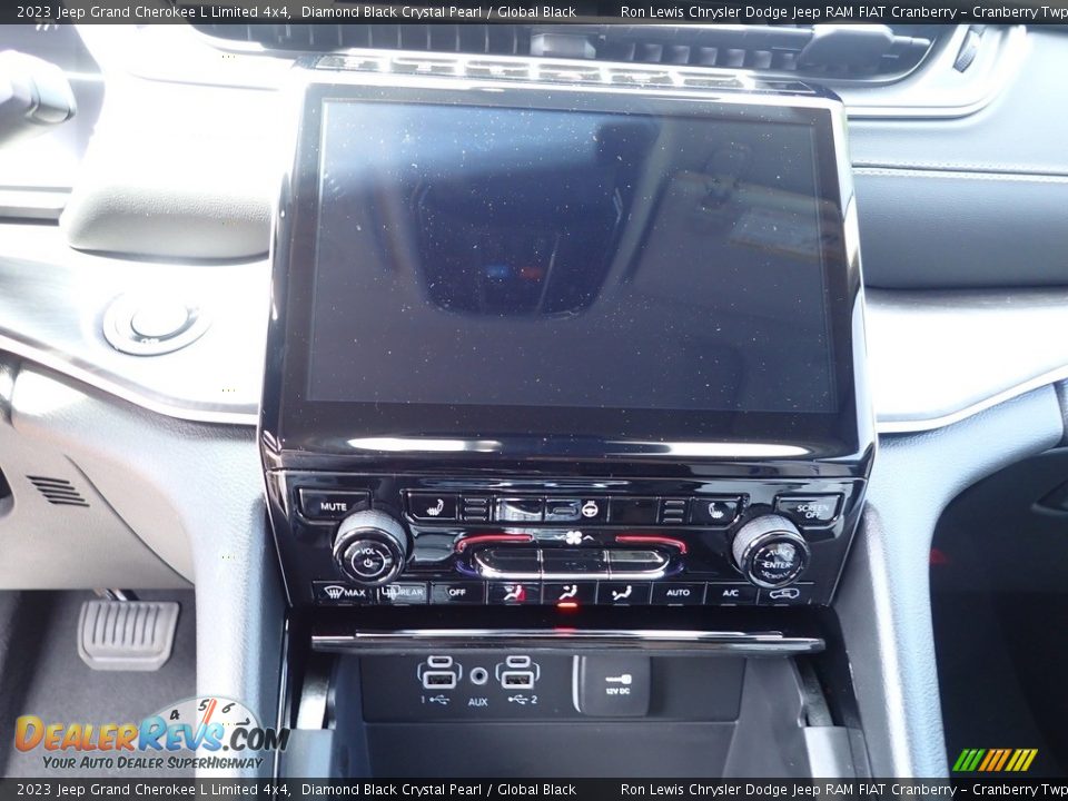 2023 Jeep Grand Cherokee L Limited 4x4 Diamond Black Crystal Pearl / Global Black Photo #13