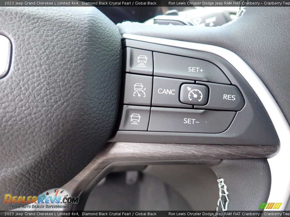 2023 Jeep Grand Cherokee L Limited 4x4 Diamond Black Crystal Pearl / Global Black Photo #16