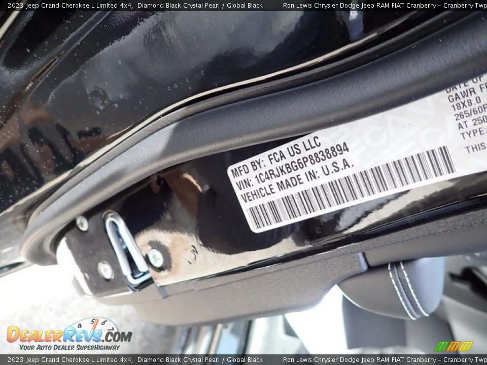 2023 Jeep Grand Cherokee L Limited 4x4 Diamond Black Crystal Pearl / Global Black Photo #20