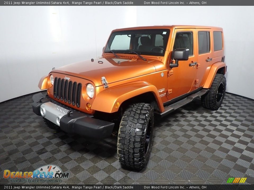 2011 Jeep Wrangler Unlimited Sahara 4x4 Mango Tango Pearl / Black/Dark Saddle Photo #9