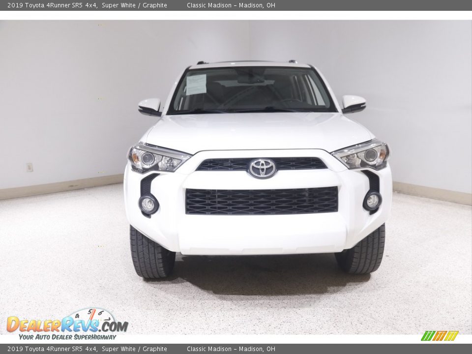 2019 Toyota 4Runner SR5 4x4 Super White / Graphite Photo #2