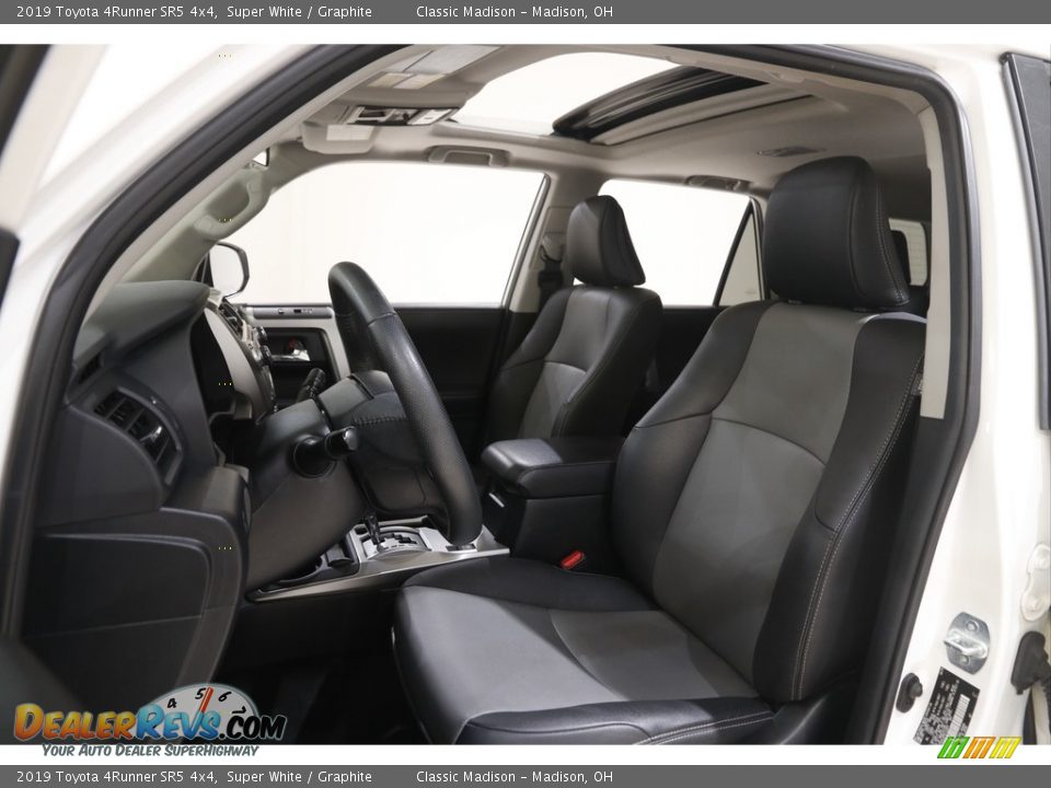 2019 Toyota 4Runner SR5 4x4 Super White / Graphite Photo #5
