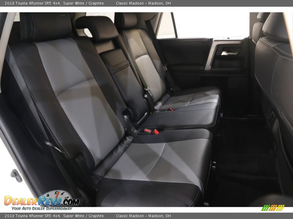 2019 Toyota 4Runner SR5 4x4 Super White / Graphite Photo #18