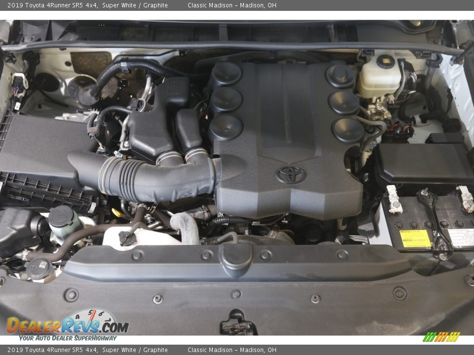2019 Toyota 4Runner SR5 4x4 Super White / Graphite Photo #22