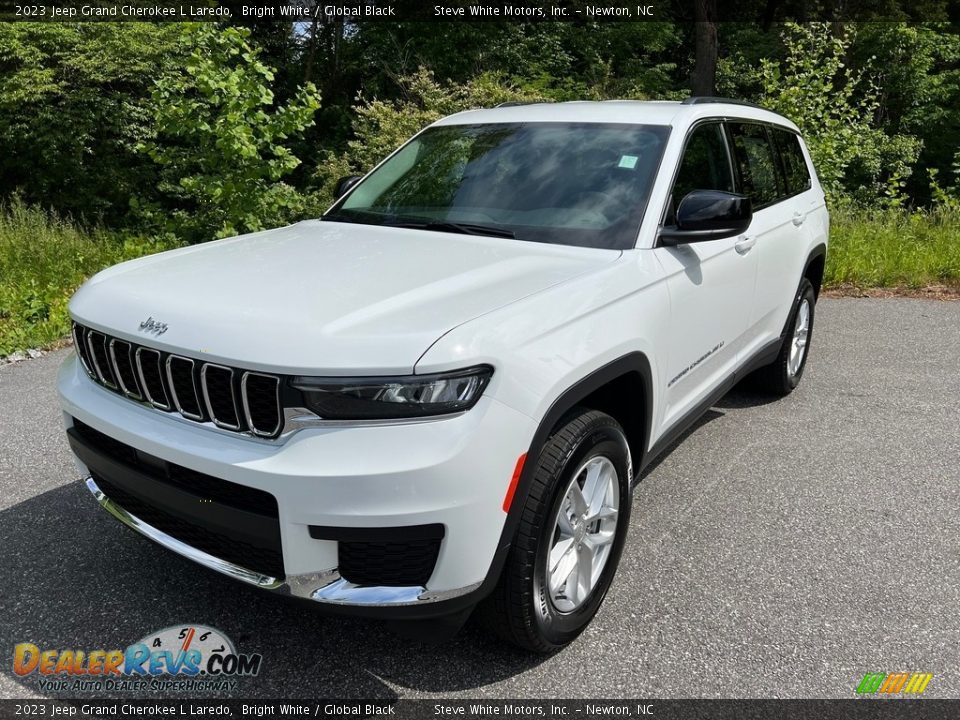 2023 Jeep Grand Cherokee L Laredo Bright White / Global Black Photo #2