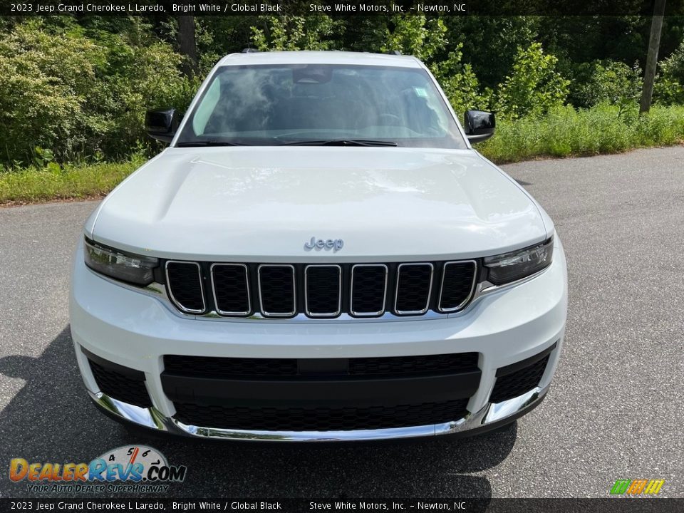 2023 Jeep Grand Cherokee L Laredo Bright White / Global Black Photo #3