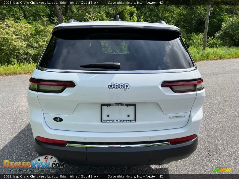 2023 Jeep Grand Cherokee L Laredo Bright White / Global Black Photo #7