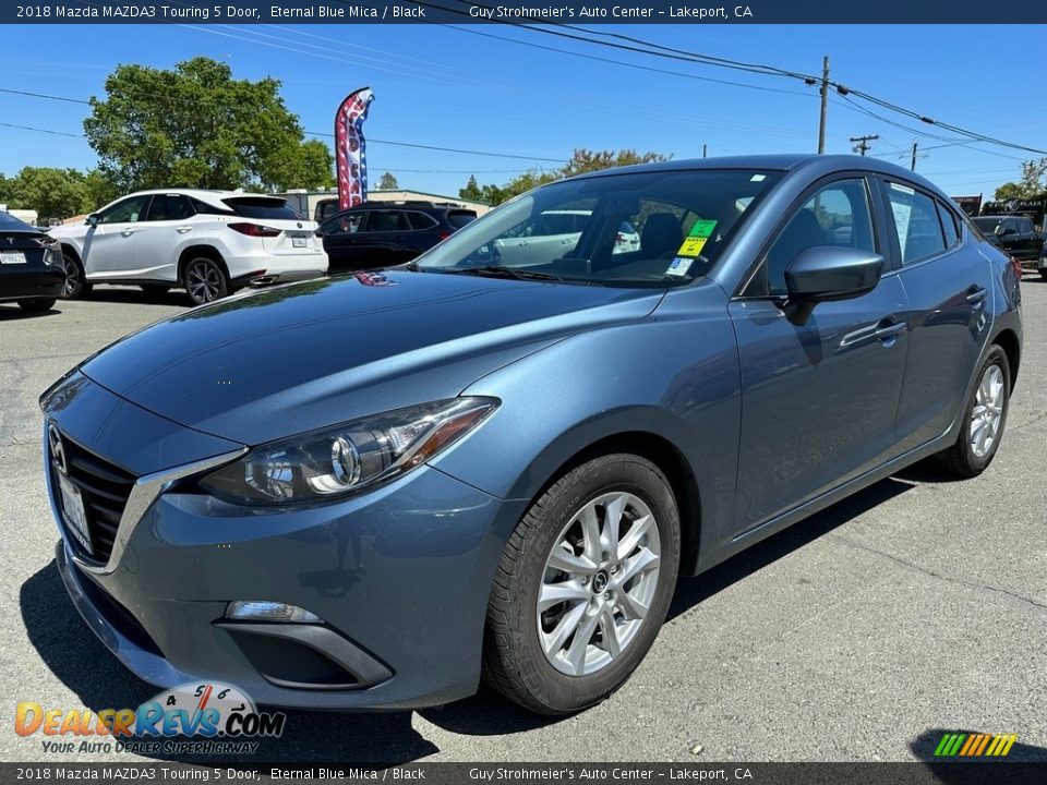 Front 3/4 View of 2018 Mazda MAZDA3 Touring 5 Door Photo #3