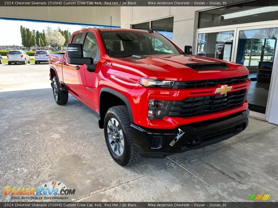 Front 3/4 View of 2024 Chevrolet Silverado 2500HD Custom Crew Cab 4x4 Photo #5