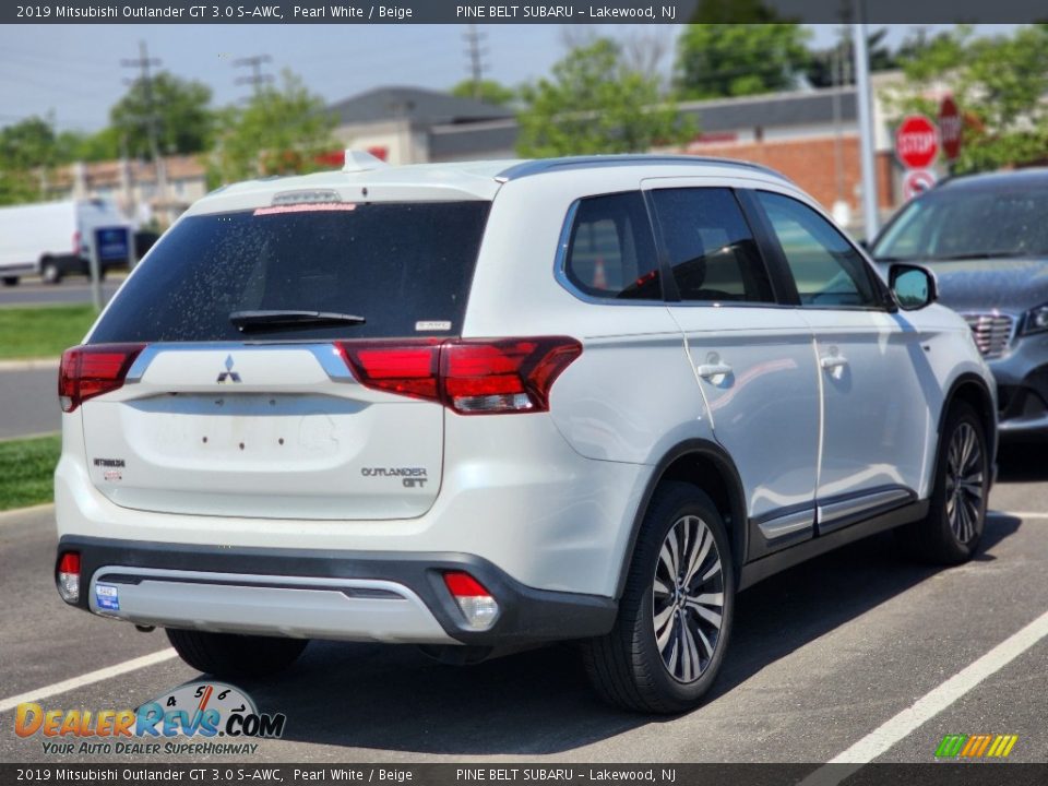 2019 Mitsubishi Outlander GT 3.0 S-AWC Pearl White / Beige Photo #4