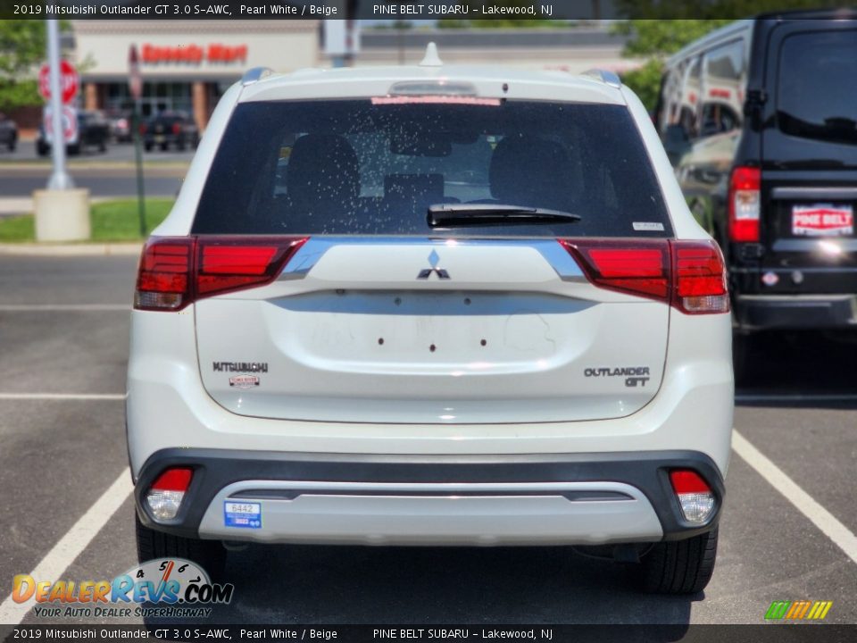 2019 Mitsubishi Outlander GT 3.0 S-AWC Pearl White / Beige Photo #6