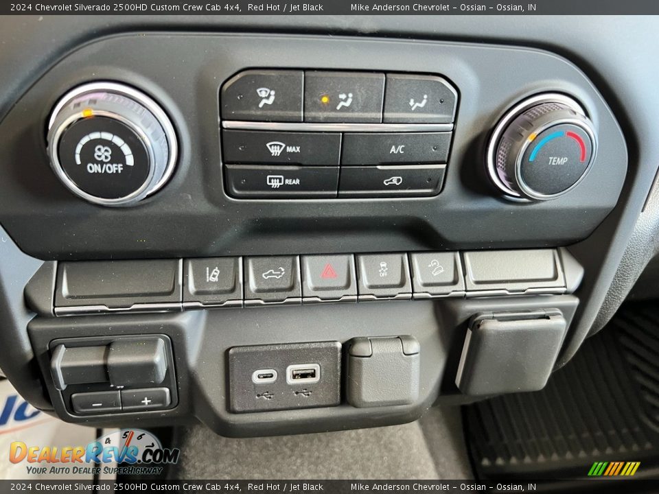 Controls of 2024 Chevrolet Silverado 2500HD Custom Crew Cab 4x4 Photo #22