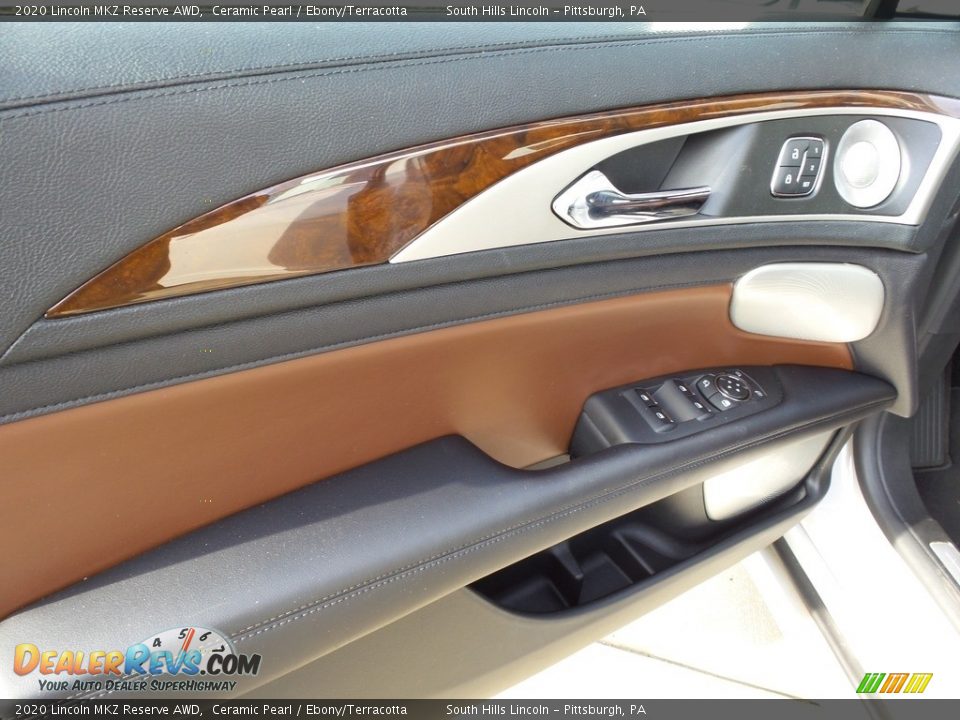 Door Panel of 2020 Lincoln MKZ Reserve AWD Photo #19