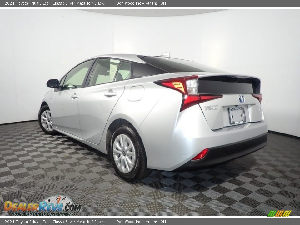 2021 Toyota Prius L Eco Classic Silver Metallic / Black Photo #9