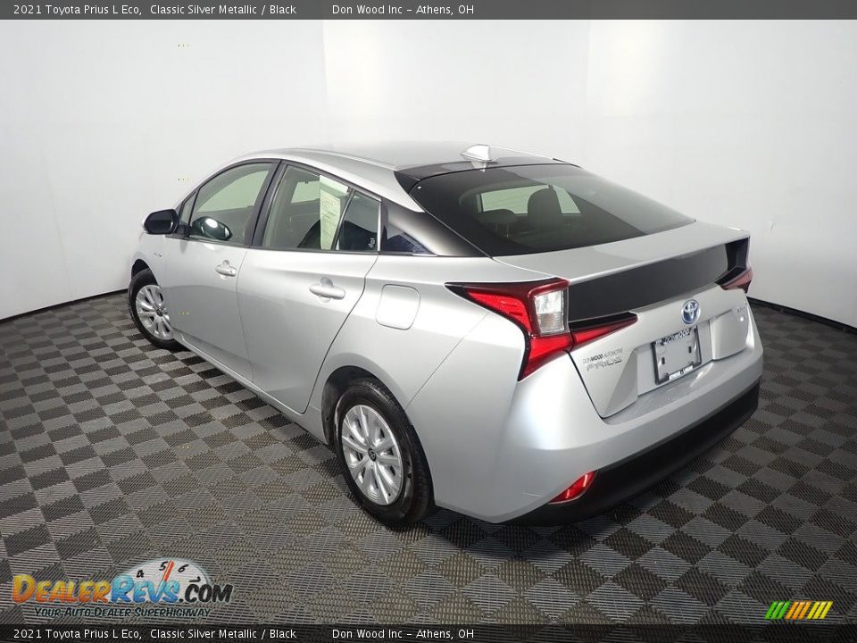 2021 Toyota Prius L Eco Classic Silver Metallic / Black Photo #10