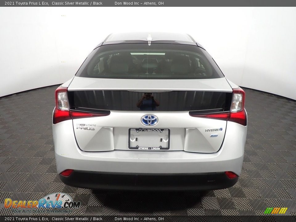 2021 Toyota Prius L Eco Classic Silver Metallic / Black Photo #11