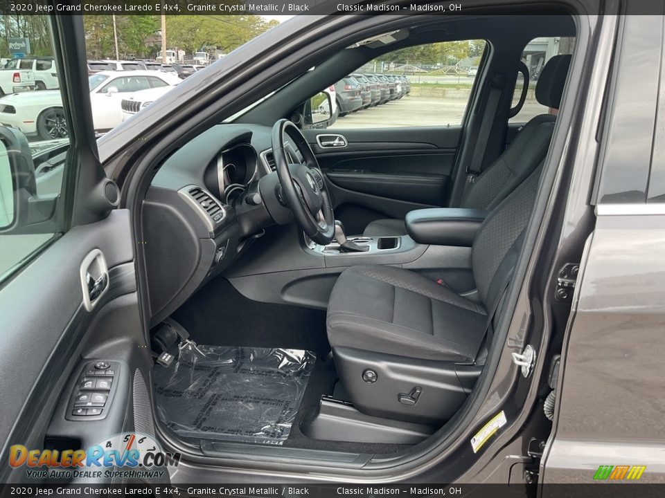 Front Seat of 2020 Jeep Grand Cherokee Laredo E 4x4 Photo #2