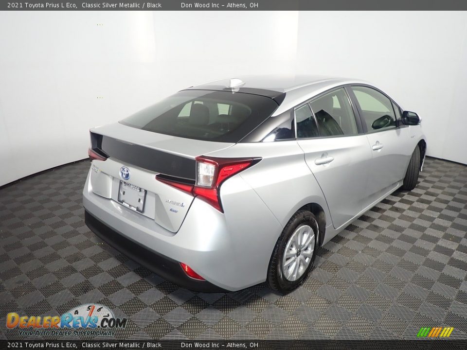 2021 Toyota Prius L Eco Classic Silver Metallic / Black Photo #15