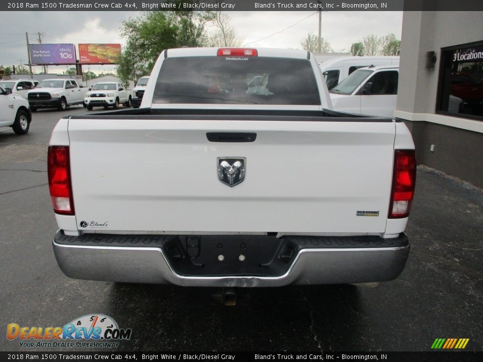 2018 Ram 1500 Tradesman Crew Cab 4x4 Bright White / Black/Diesel Gray Photo #27