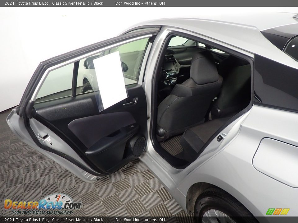 2021 Toyota Prius L Eco Classic Silver Metallic / Black Photo #29