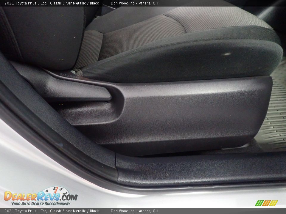 2021 Toyota Prius L Eco Classic Silver Metallic / Black Photo #35