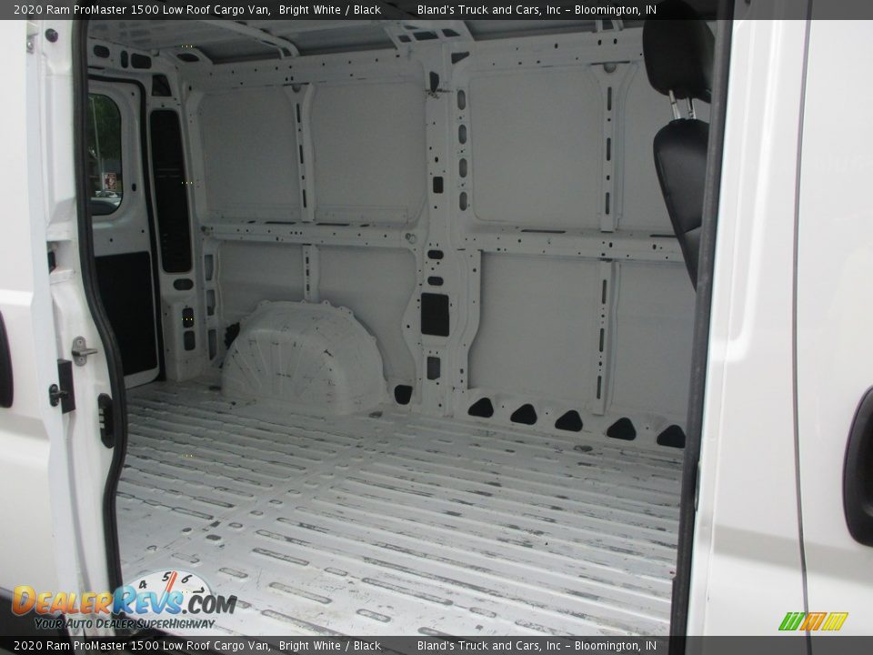 2020 Ram ProMaster 1500 Low Roof Cargo Van Bright White / Black Photo #18