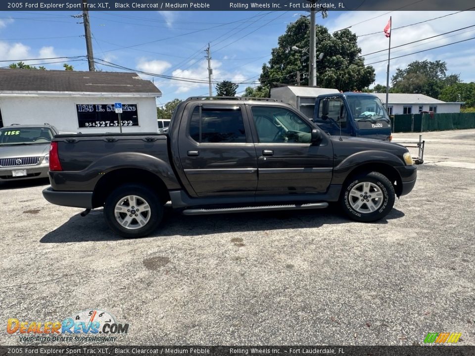 2005 Ford Explorer Sport Trac XLT Black Clearcoat / Medium Pebble Photo #2