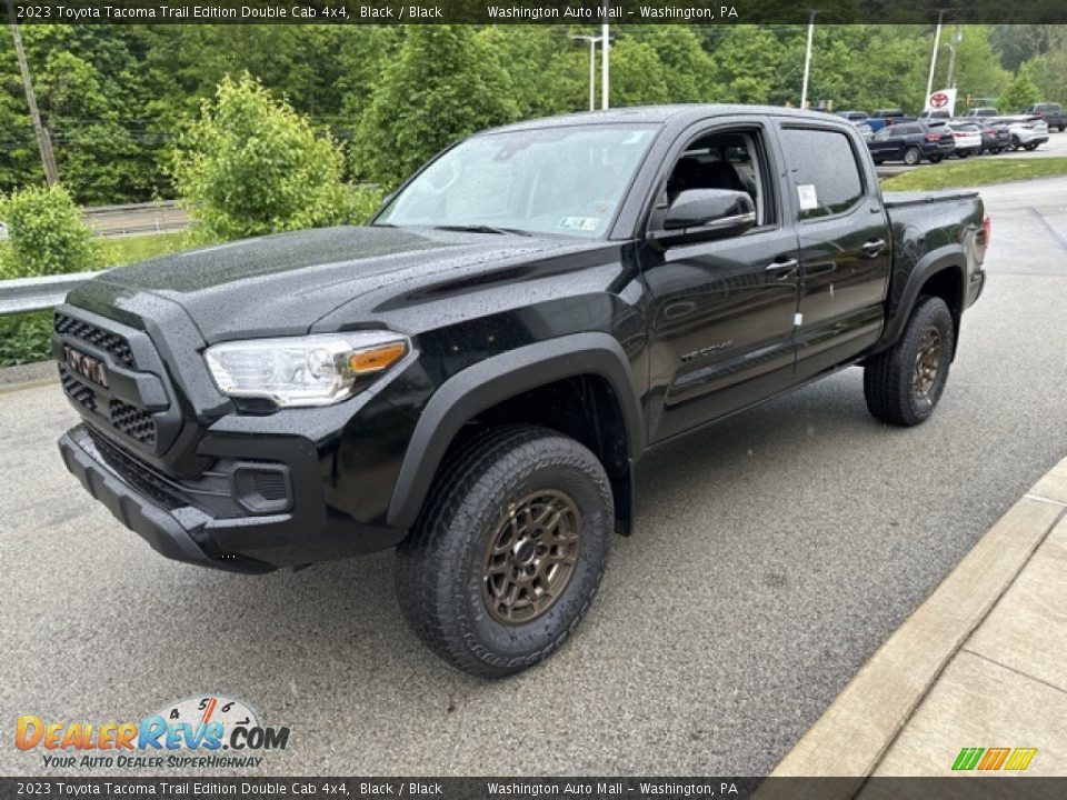 Front 3/4 View of 2023 Toyota Tacoma Trail Edition Double Cab 4x4 Photo #7