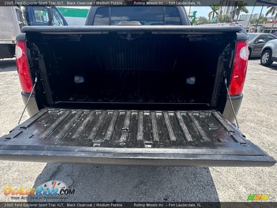 2005 Ford Explorer Sport Trac XLT Black Clearcoat / Medium Pebble Photo #6
