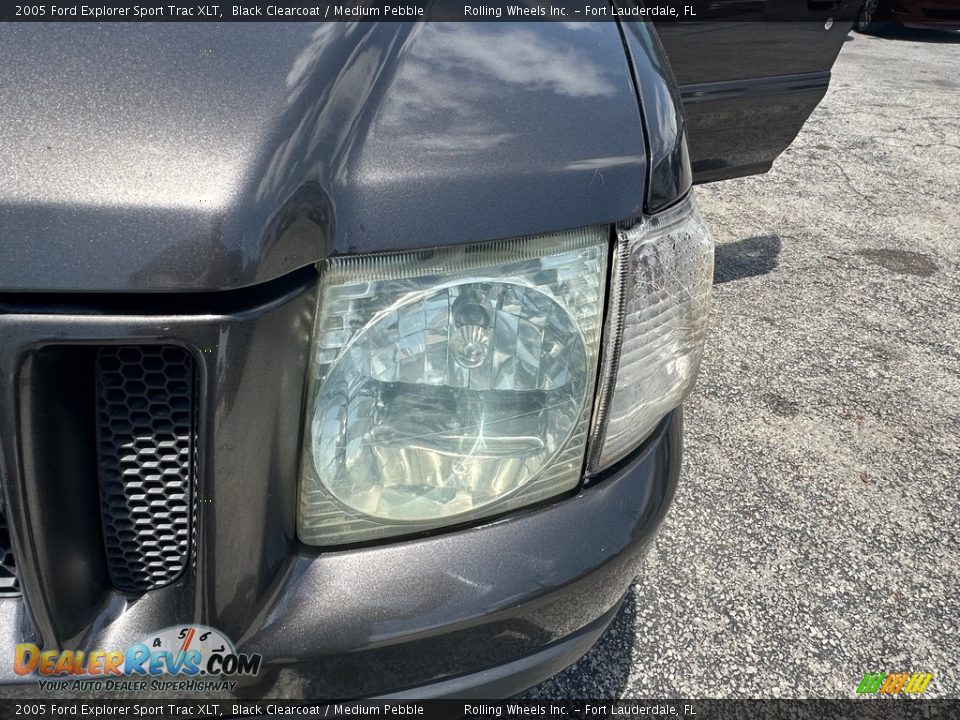 2005 Ford Explorer Sport Trac XLT Black Clearcoat / Medium Pebble Photo #7