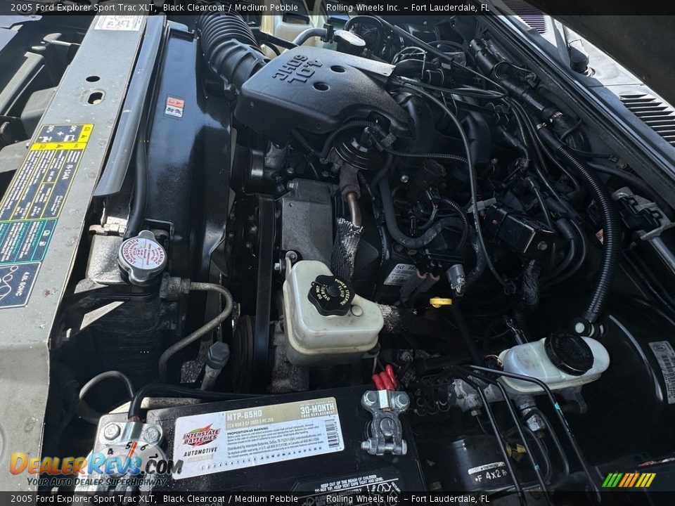 2005 Ford Explorer Sport Trac XLT Black Clearcoat / Medium Pebble Photo #12