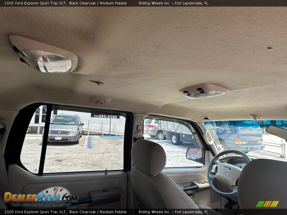 2005 Ford Explorer Sport Trac XLT Black Clearcoat / Medium Pebble Photo #20