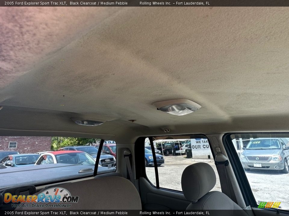 2005 Ford Explorer Sport Trac XLT Black Clearcoat / Medium Pebble Photo #23