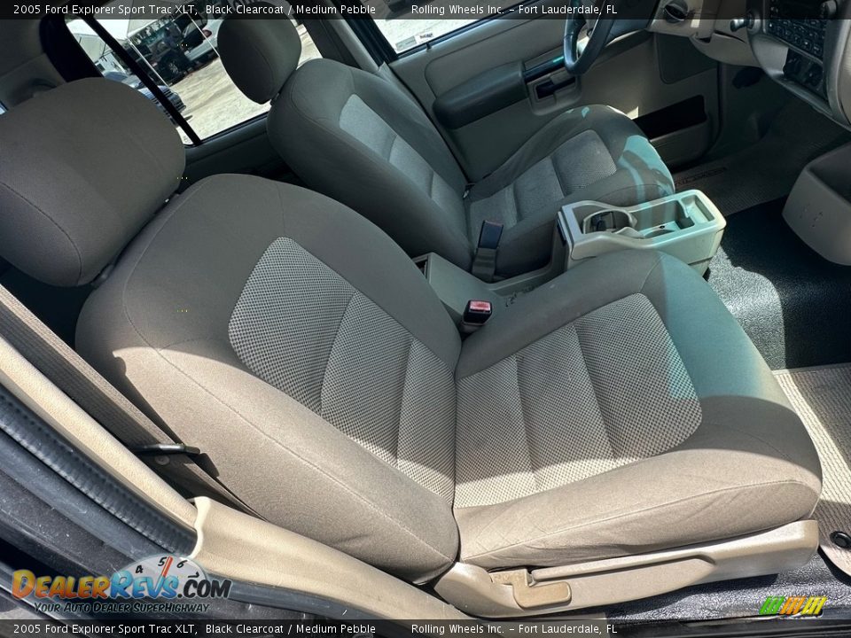 2005 Ford Explorer Sport Trac XLT Black Clearcoat / Medium Pebble Photo #24