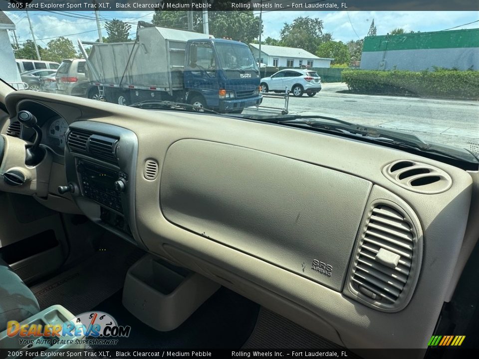 2005 Ford Explorer Sport Trac XLT Black Clearcoat / Medium Pebble Photo #25