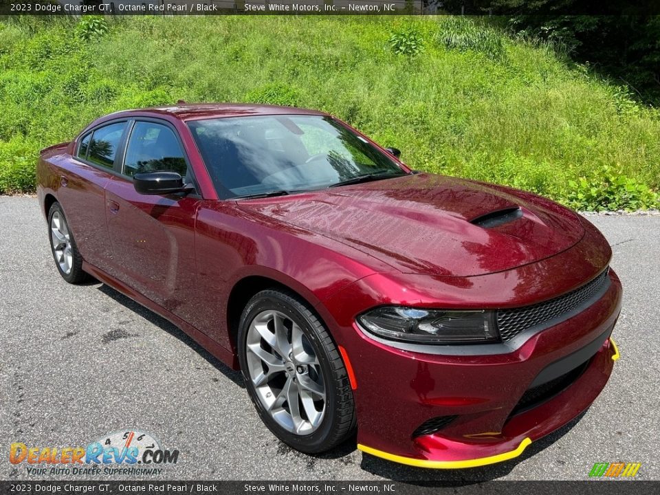 Front 3/4 View of 2023 Dodge Charger GT Photo #4