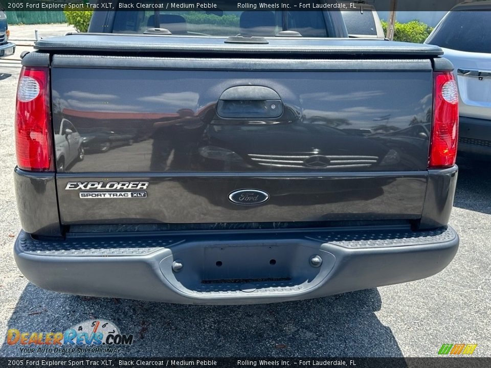 2005 Ford Explorer Sport Trac XLT Black Clearcoat / Medium Pebble Photo #34