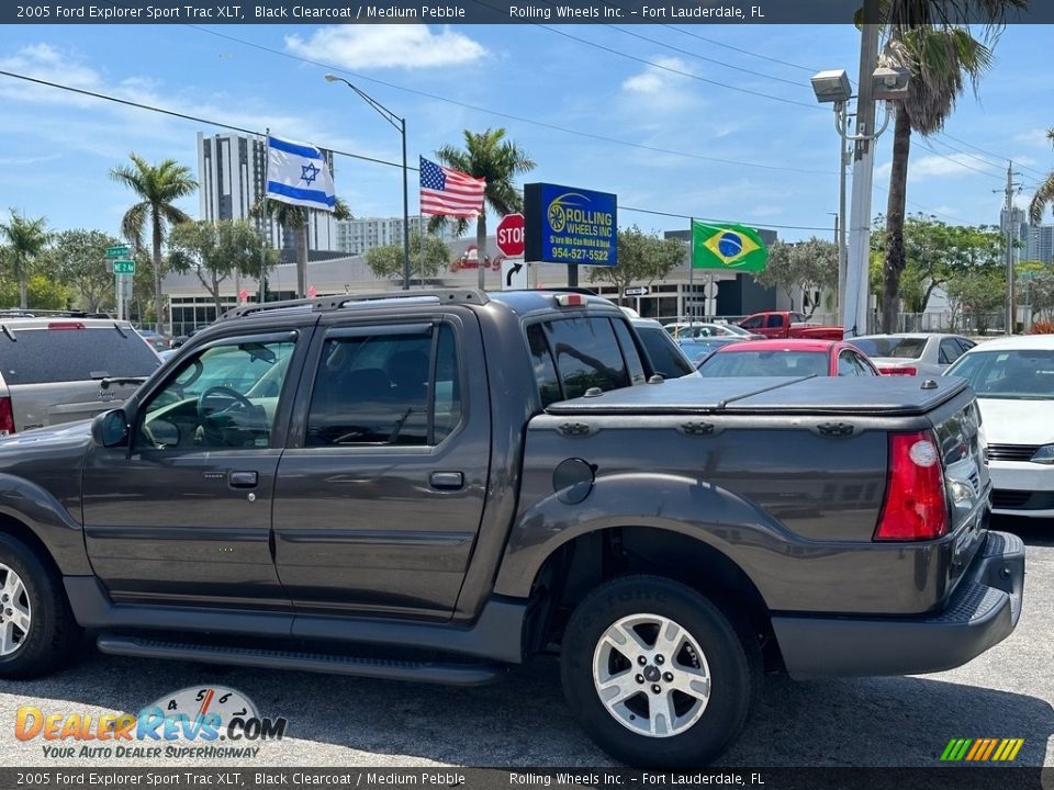 2005 Ford Explorer Sport Trac XLT Black Clearcoat / Medium Pebble Photo #36
