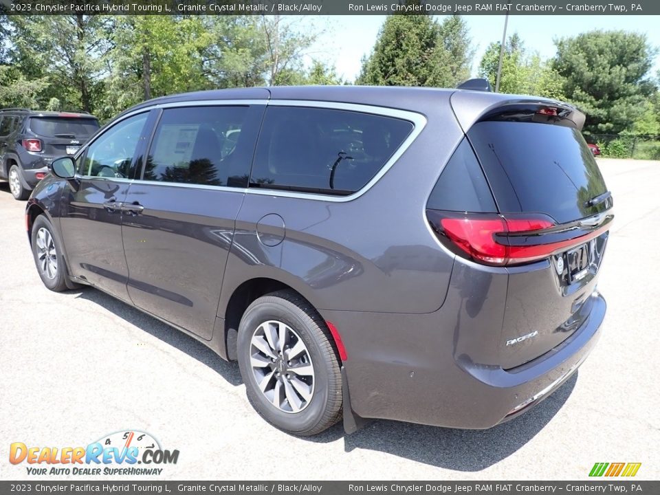 2023 Chrysler Pacifica Hybrid Touring L Granite Crystal Metallic / Black/Alloy Photo #3