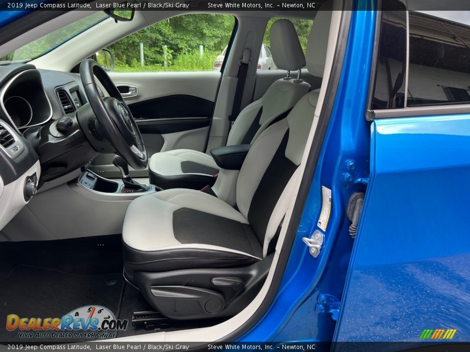 Front Seat of 2019 Jeep Compass Latitude Photo #11