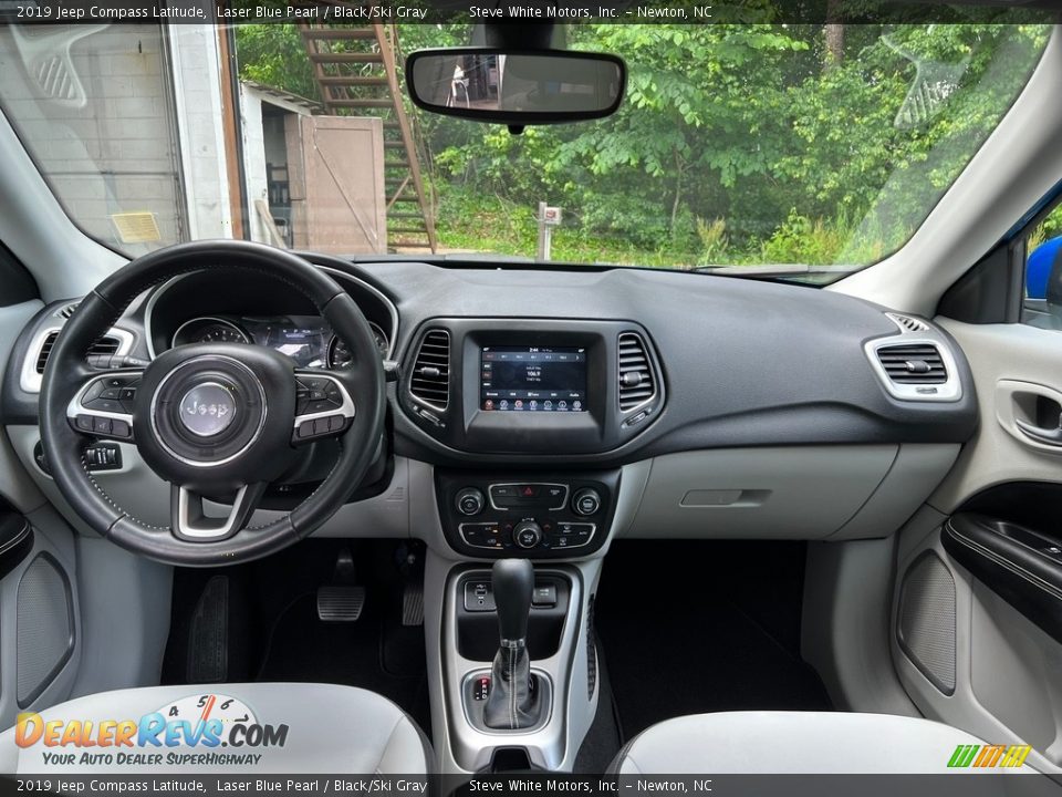 Dashboard of 2019 Jeep Compass Latitude Photo #18