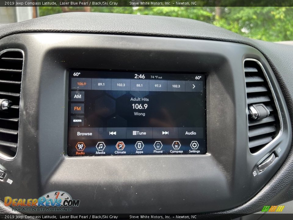 Controls of 2019 Jeep Compass Latitude Photo #21