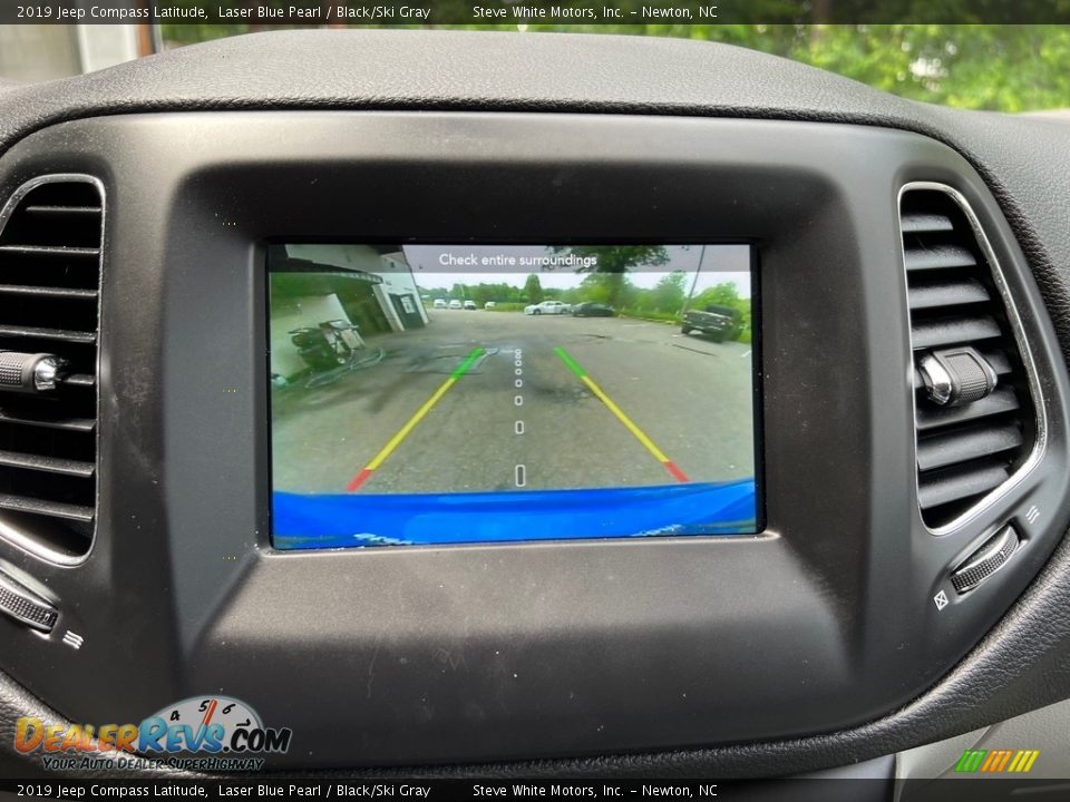 Controls of 2019 Jeep Compass Latitude Photo #22