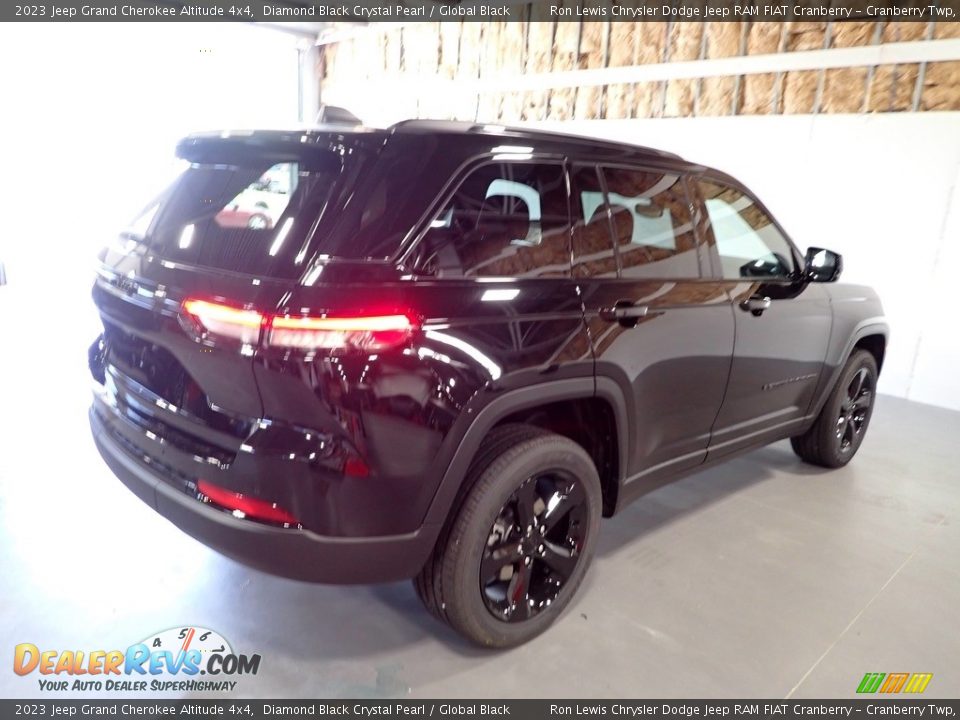 2023 Jeep Grand Cherokee Altitude 4x4 Diamond Black Crystal Pearl / Global Black Photo #5