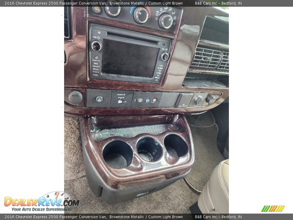 Controls of 2016 Chevrolet Express 2500 Passenger Conversion Van Photo #18