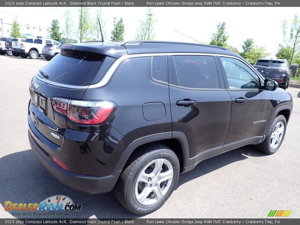 2023 Jeep Compass Latitude 4x4 Diamond Black Crystal Pearl / Black Photo #5