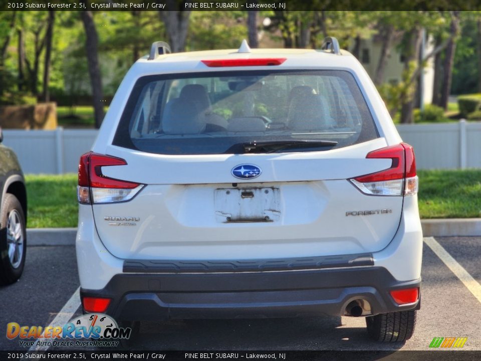 2019 Subaru Forester 2.5i Crystal White Pearl / Gray Photo #4